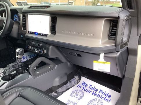 New 2025 Ford Bronco Outer Banks w/ Sasquatch Package image 21