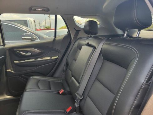 Used 2024 GMC Terrain SLT FWD image 22