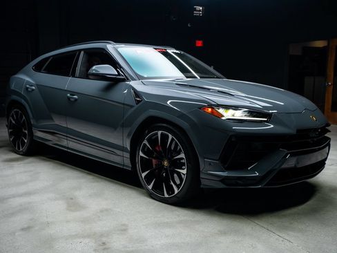 Used 2023 Lamborghini Urus S AWD/4WD image 9