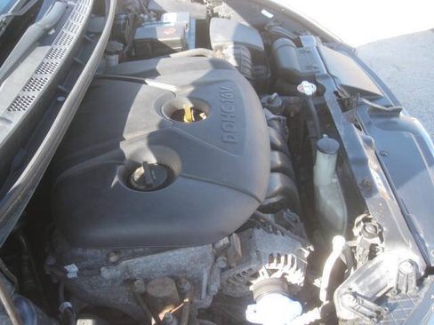 Used 2013 Hyundai Elantra GLS FWD image 29