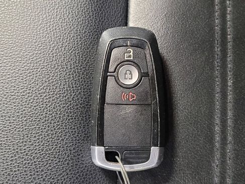 Used 2020 Ford EcoSport Titanium image 32