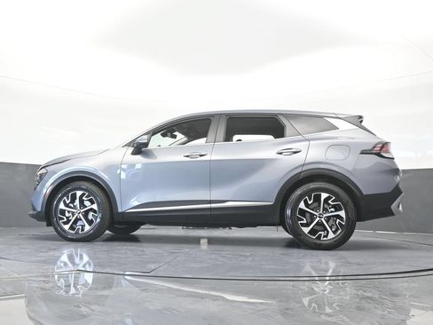 Used 2025 Kia Sportage EX FWD image 57