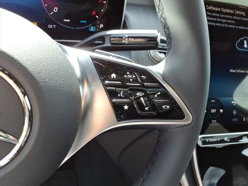 Used 2026 Mercedes-Benz GLC 300 4MATIC image 15