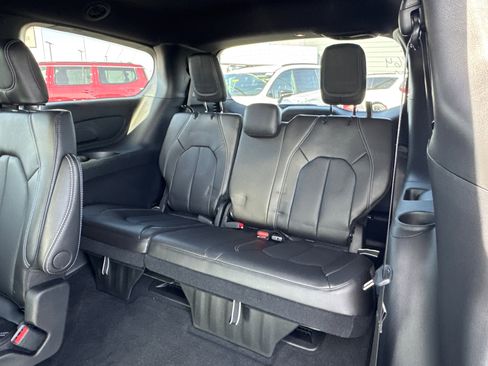 New 2026 Chrysler Pacifica Select image 6