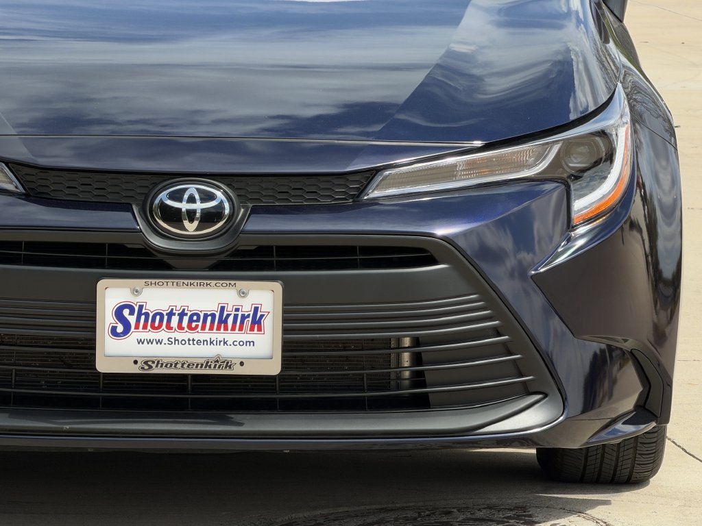 Used 2026 Toyota Corolla LE FWD image 9