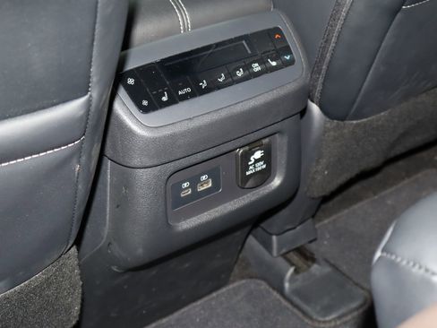 Used 2024 Nissan Pathfinder Platinum w/ Cargo Package image 21