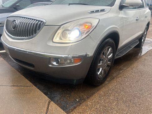 Used 2011 Buick Enclave CXL FWD image 9