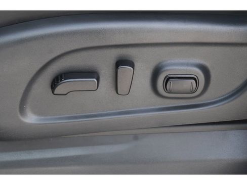 Used 2024 Nissan Titan PRO-4X image 29