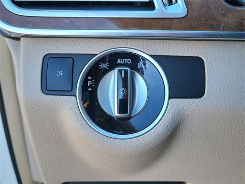 Used 2015 Mercedes-Benz E 350 4MATIC Sedan image 14