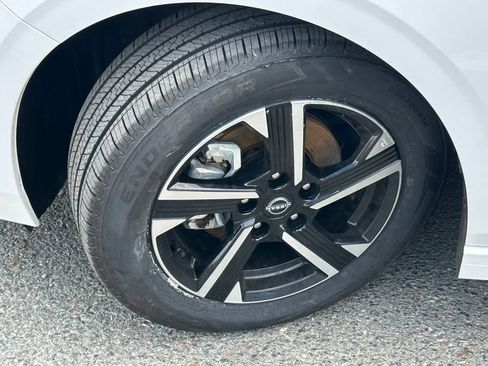 Used 2025 Nissan Sentra SV FWD image 36