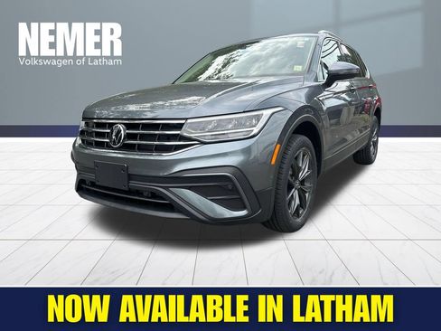 Certified 2023 Volkswagen Tiguan SE AWD/4WD image 1