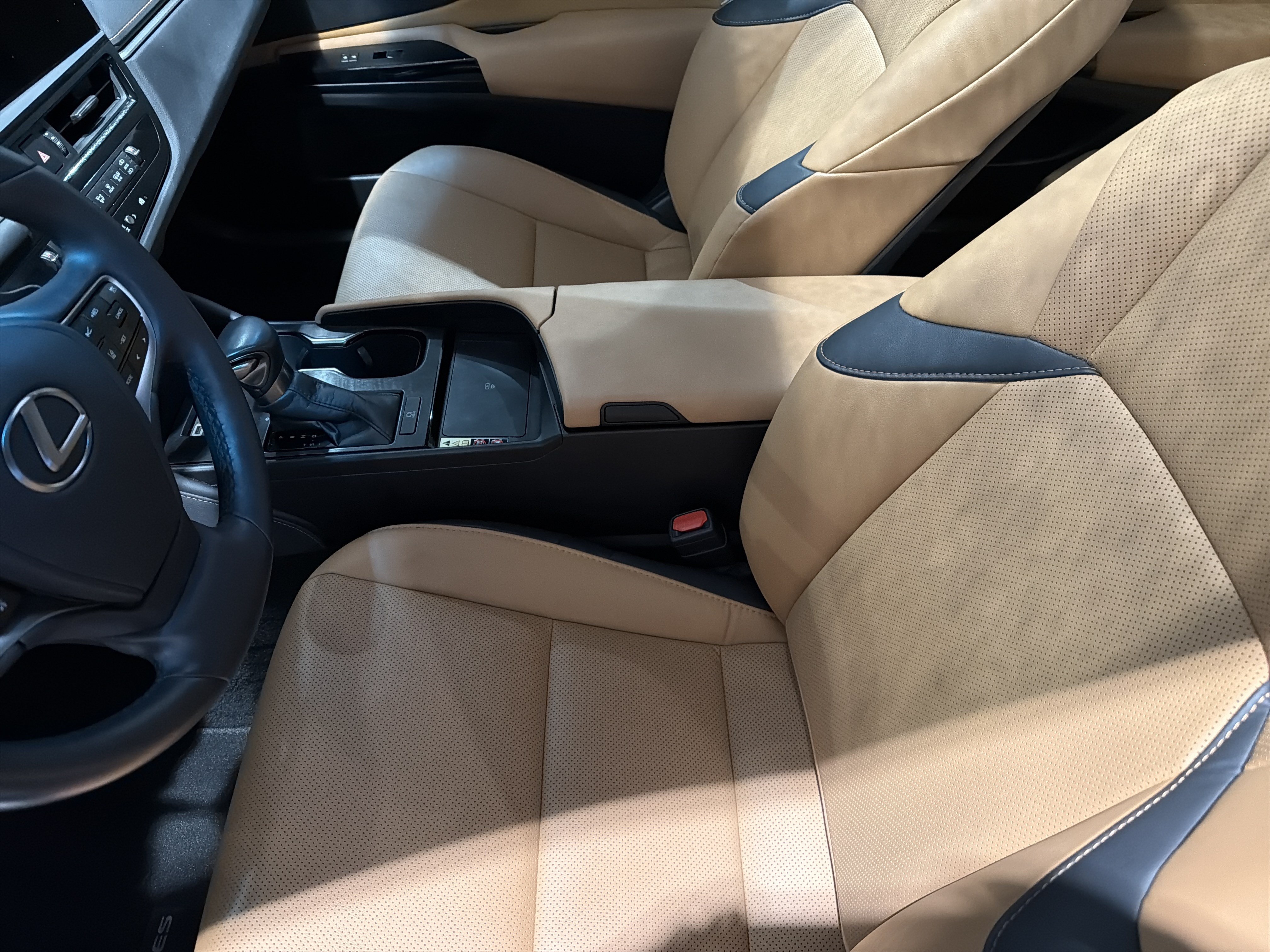 Used 2025 Lexus ES 350 w/ Premium Package FWD image 15