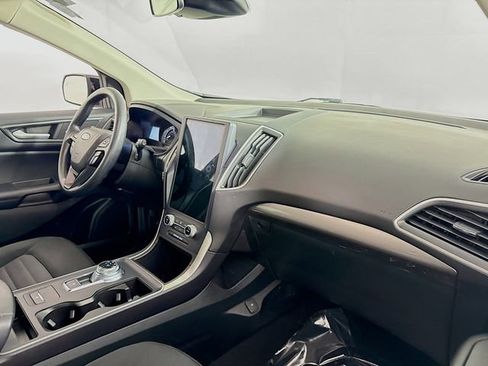 Used 2023 Ford Edge SE w/ Black Appearance Package image 26