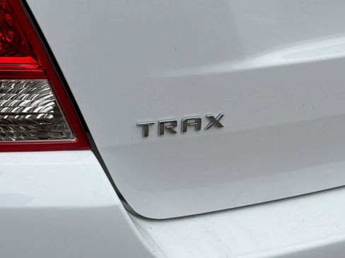 Used 2020 Chevrolet Trax LS FWD image 19