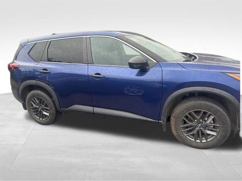 Used 2022 Nissan Rogue S FWD image 7