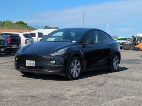 Used 2023 Tesla Model Y Long Range AWD/4WD image 4