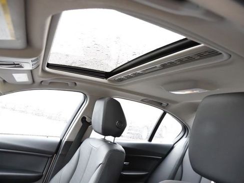 Used 2015 BMW 320i xDrive 320i xDrive image 13