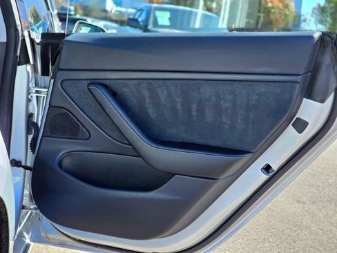 Used 2018 Tesla Model 3 Long Range image 28