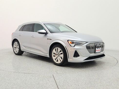 Used 2023 Audi e-tron S Prestige w/ Prestige Package AWD/4WD image 3