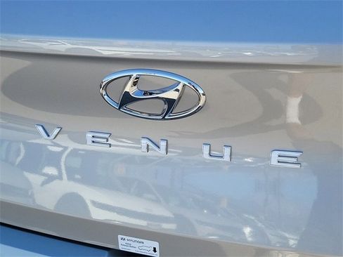 New 2026 Hyundai Venue SE image 21