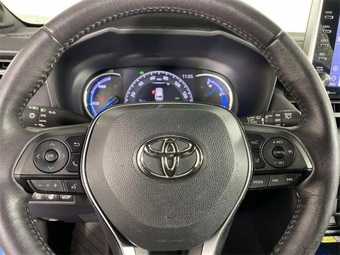 Used 2022 Toyota RAV4 XSE image 16