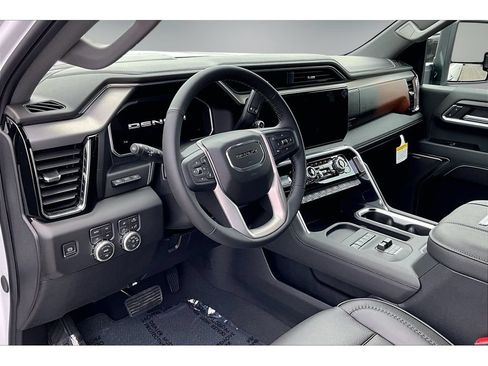 New 2026 GMC Sierra 3500 Denali w/ Denali Reserve Package AWD/4WD image 7