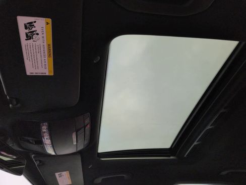 Used 2019 Mercedes-Benz C 300 4MATIC Sedan image 20