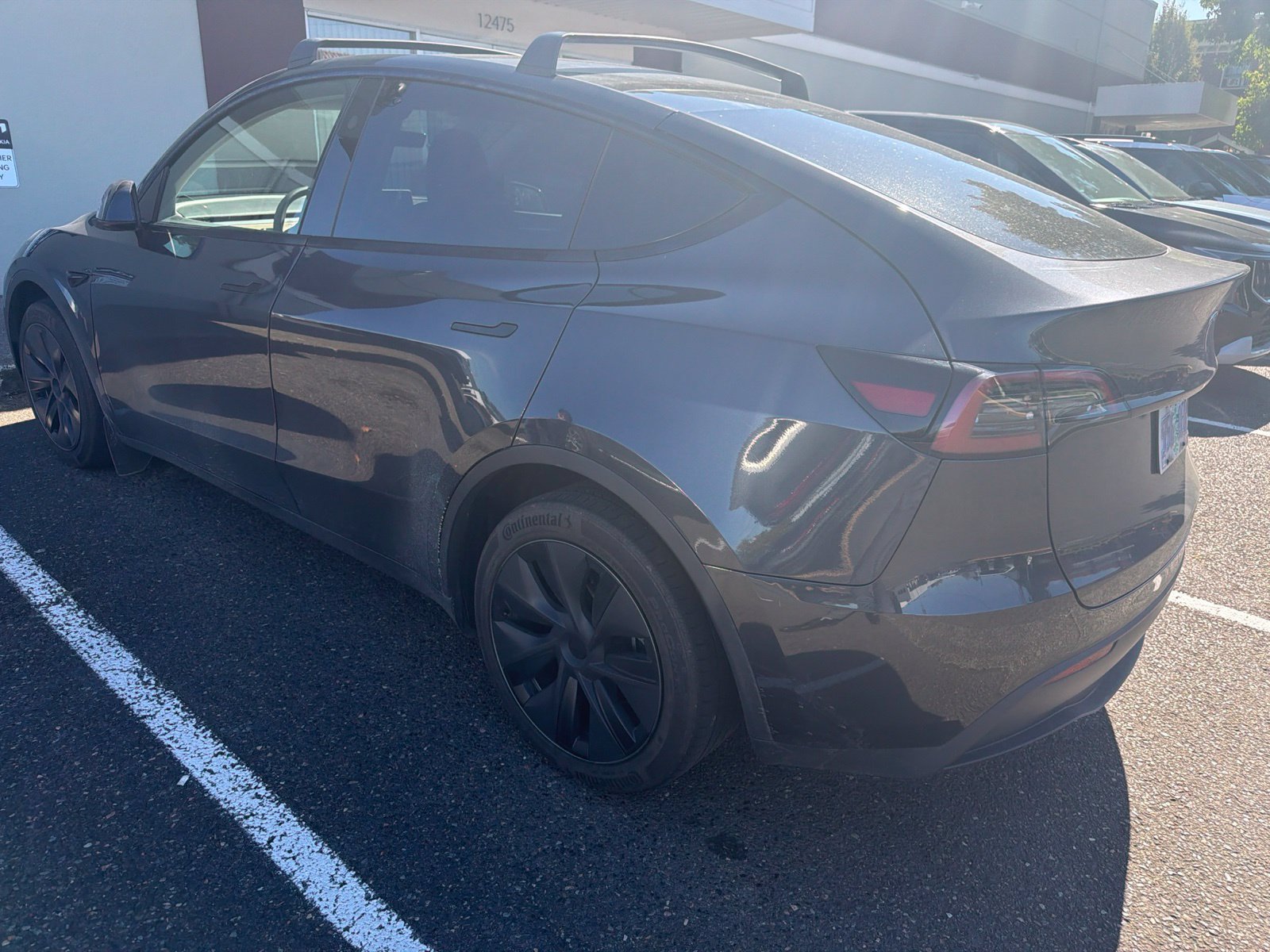 Used 2025 Tesla Model Y Long Range AWD/4WD image 2