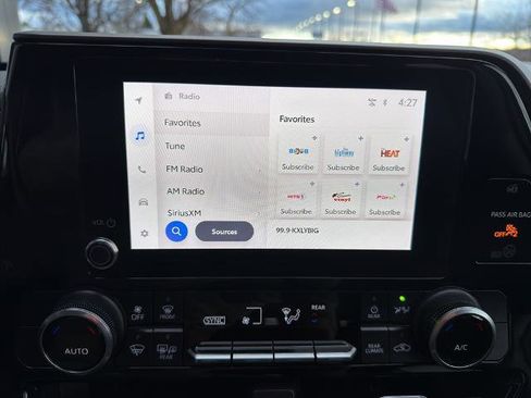 Used 2023 Toyota Highlander LE image 25