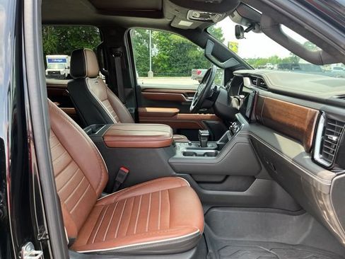Used 2024 GMC Sierra 1500 Denali Ultimate AWD/4WD image 11