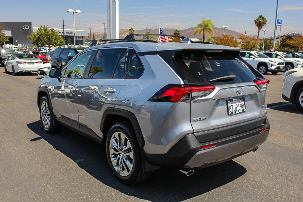 Certified 2021 Toyota RAV4 Limited FWD image 25