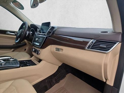 Certified 2019 Mercedes-Benz GLS 450 4MATIC image 22