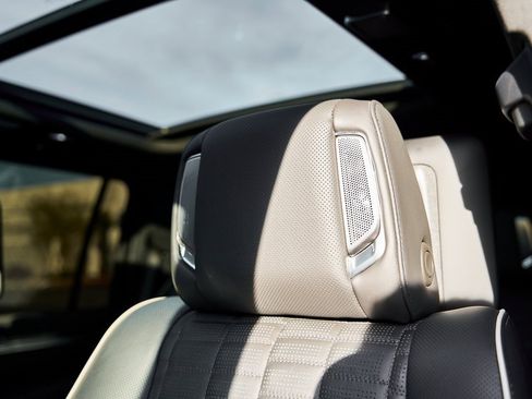 Used 2026 Cadillac Escalade ESV V image 53