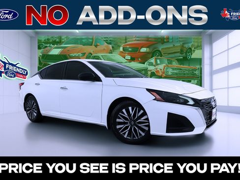 Used 2024 Nissan Altima 2.5 SV FWD image 1