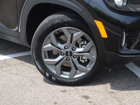Used 2025 Kia Seltos LX AWD/4WD image 28