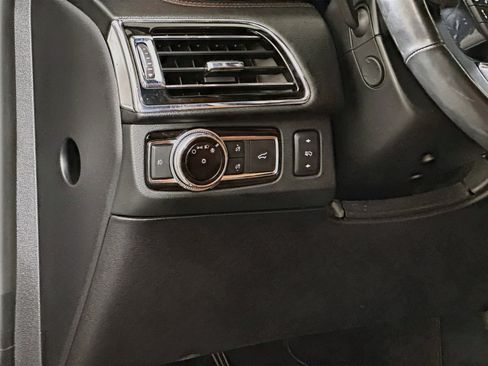 Used 2019 Lincoln Navigator Reserve w/ Cargo Package AWD/4WD image 17