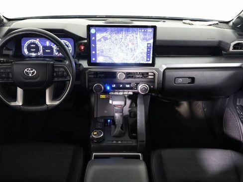 Used 2025 Toyota 4Runner TRD Off-Road Premium AWD/4WD image 8