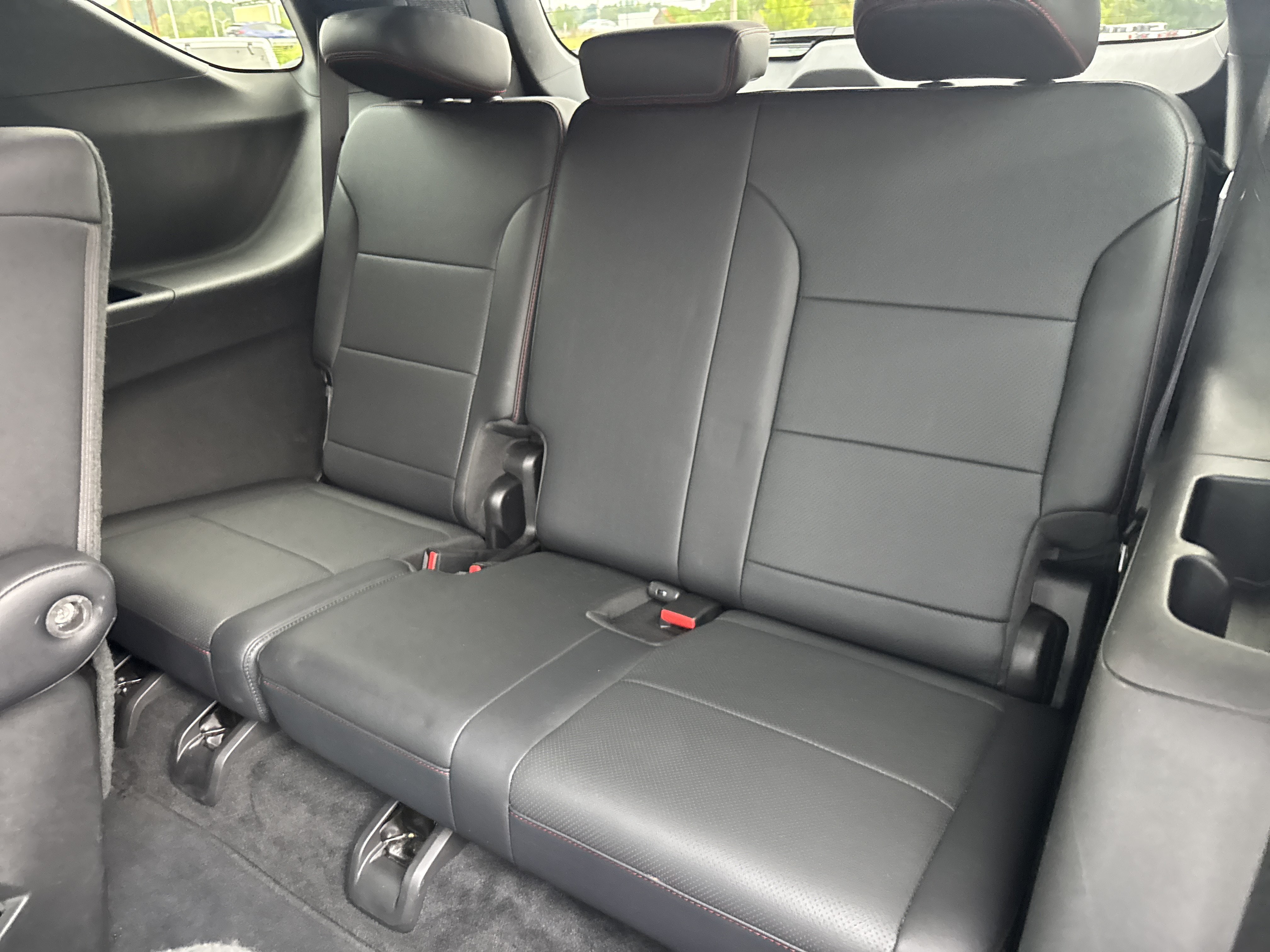 Used 2025 Chevrolet Traverse Z71 AWD/4WD image 14