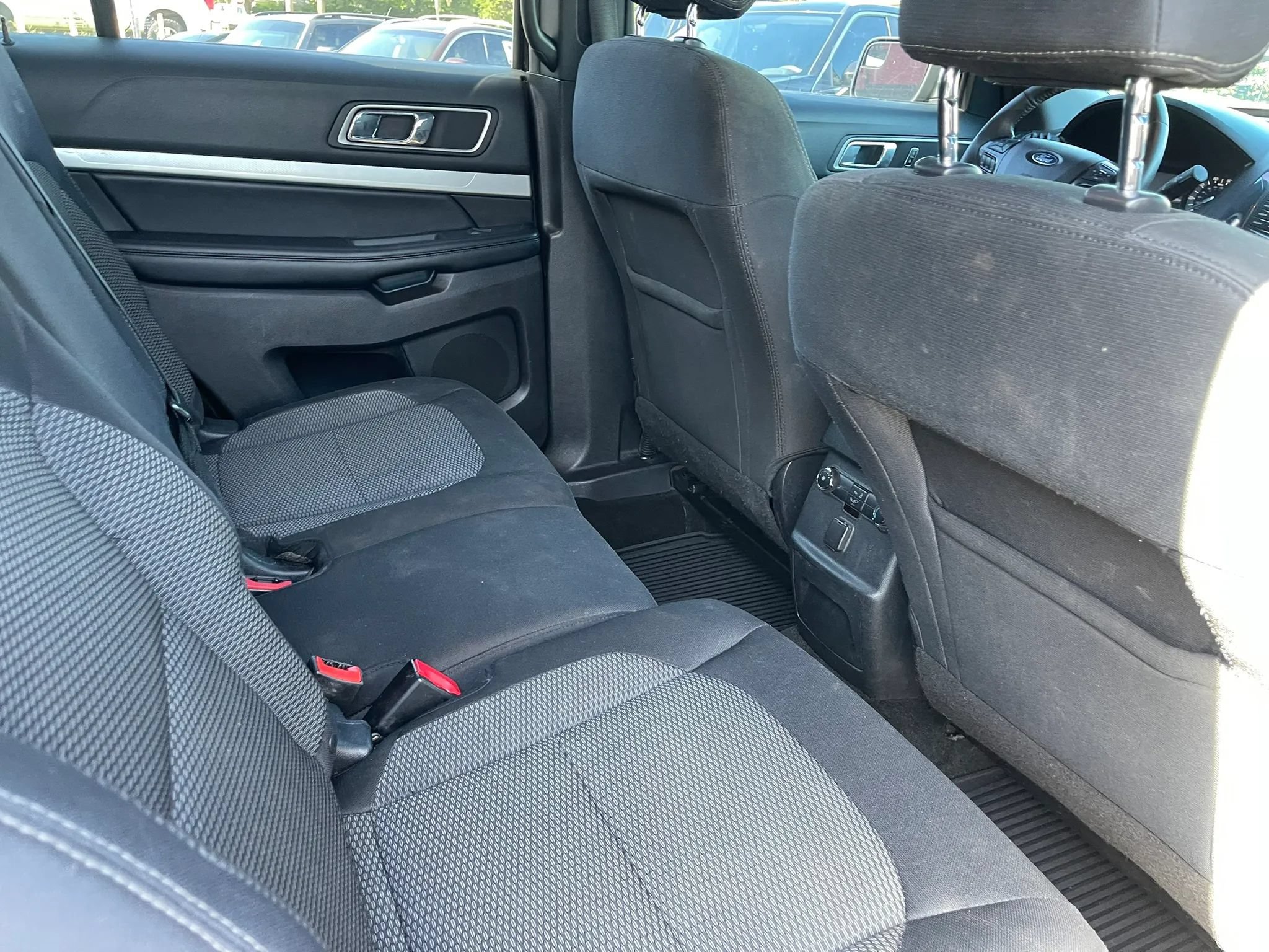Used 2016 Ford Explorer XLT FWD image 16