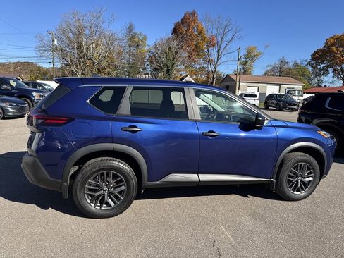 Used 2023 Nissan Rogue S image 3