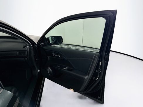 Used 2014 Honda Accord Touring image 32