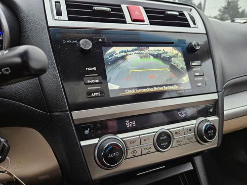 Used 2017 Subaru Outback 2.5i Premium image 25