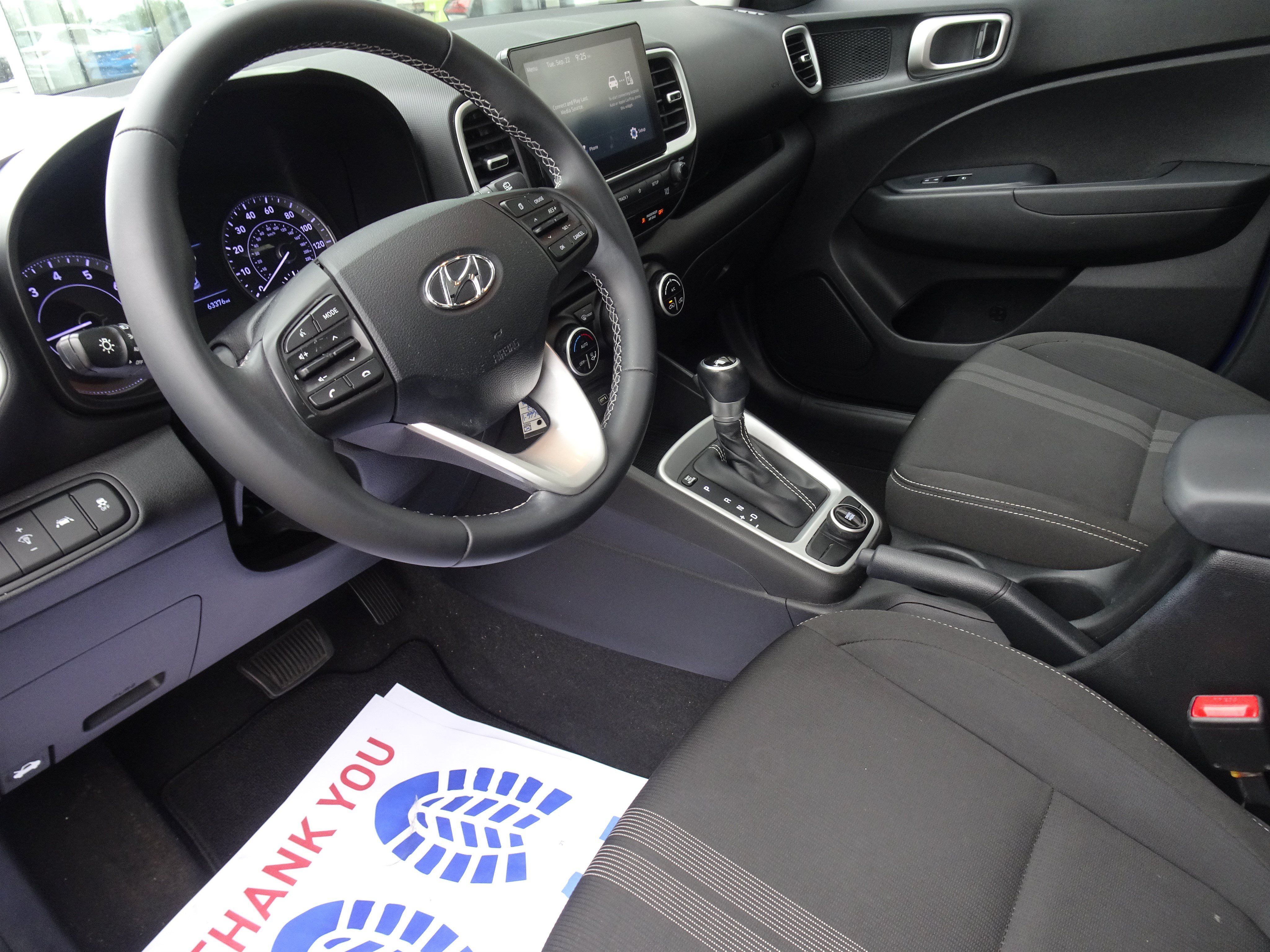 Used 2022 Hyundai Venue SEL FWD image 11