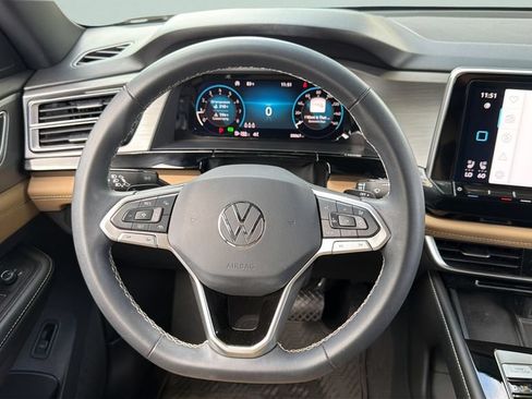 Used 2024 Volkswagen Atlas Cross Sport SE FWD image 13