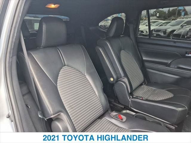 Used 2021 Toyota Highlander XSE FWD image 25