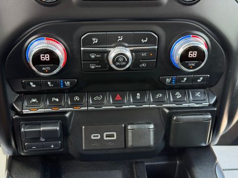 Used 2021 GMC Sierra 1500 Denali w/ Denali Ultimate Package AWD/4WD image 19
