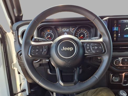 Used 2024 Jeep Wrangler Unlimited Sport AWD/4WD image 15