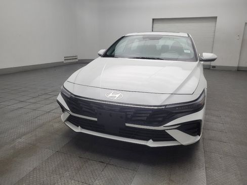 Used 2025 Hyundai Elantra SEL FWD image 15