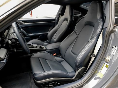 Used 2025 Porsche 911 Carrera S RWD image 27