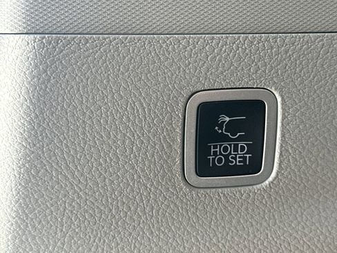 Used 2024 Jeep Wagoneer L Series III w/ Premium Group I image 20